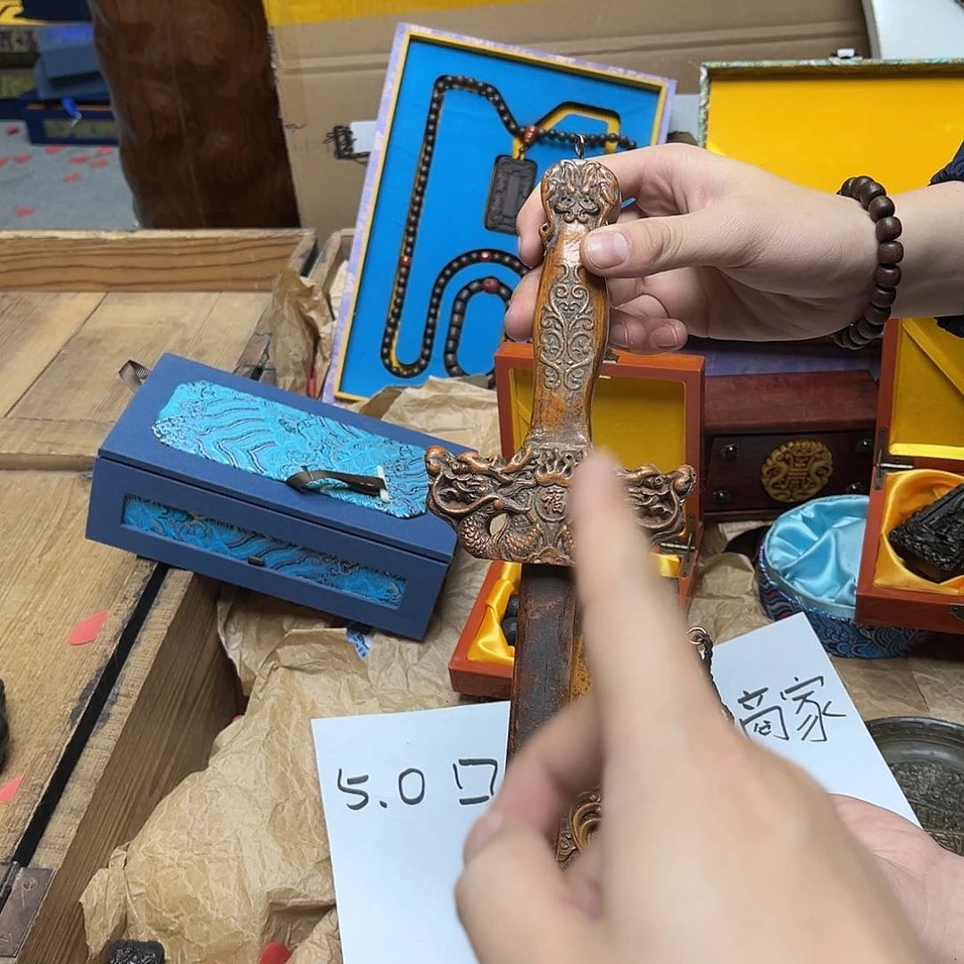 大叶紫檀（黑酸枝木类）