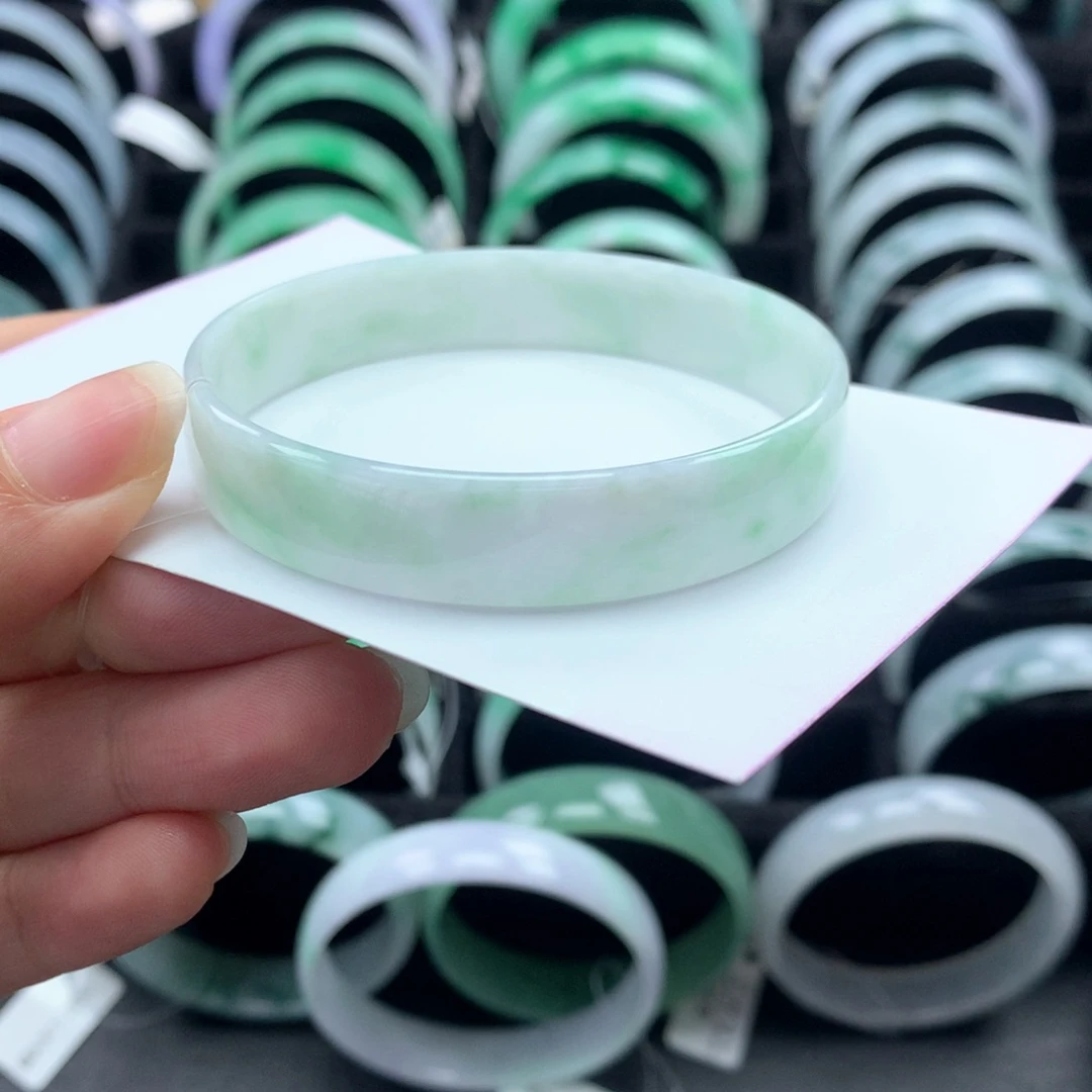 翡翠手镯未镶嵌公主