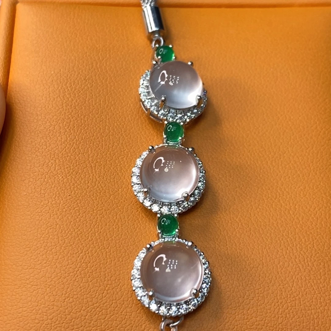 石英质玉合金吊坠