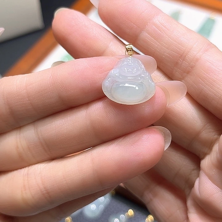 颈饰18K金镶嵌翡翠