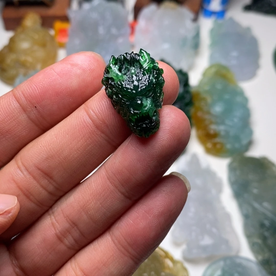 定制翡翠未镶嵌天然翡翠A货龙头