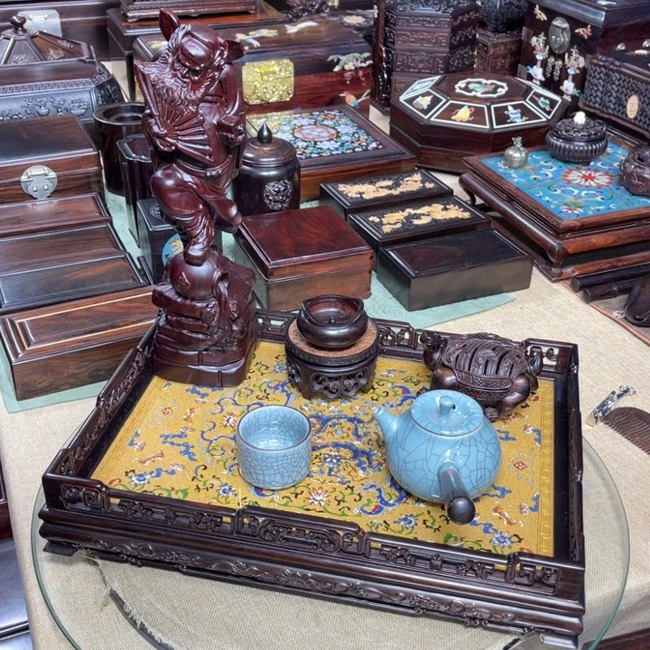 奔***跑紫檀木类成套家具