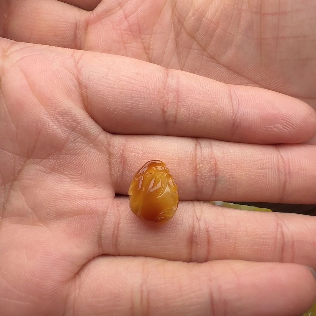 蜜蜡未镶嵌颈饰钱袋提溜吊坠