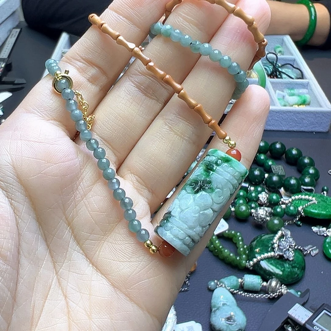 翡翠未镶嵌颈饰99