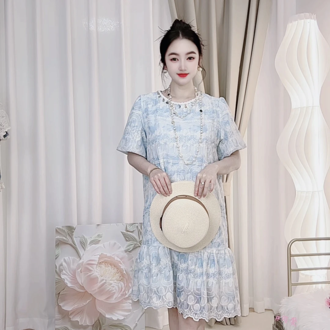 2025法式高级夏季气质减龄显瘦连衣裙
