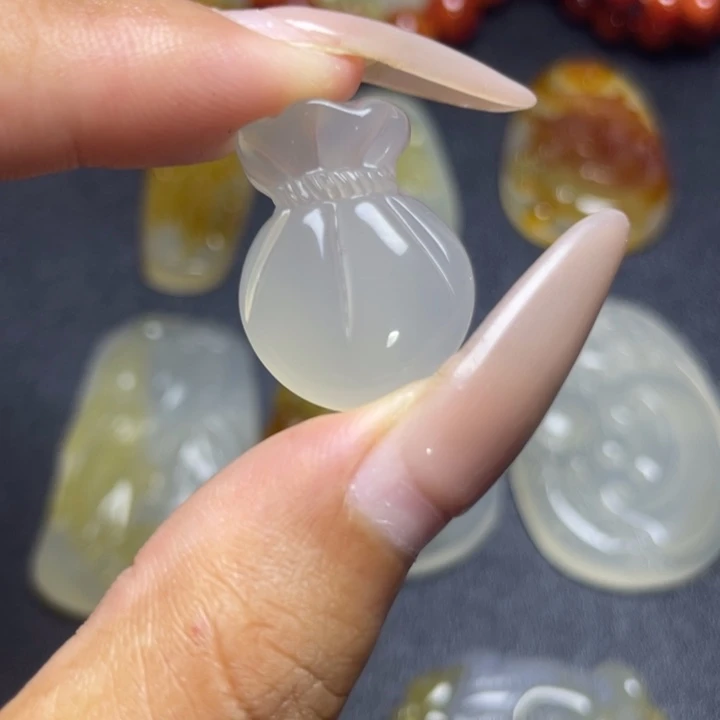 玛瑙/玉髓颈饰未镶嵌