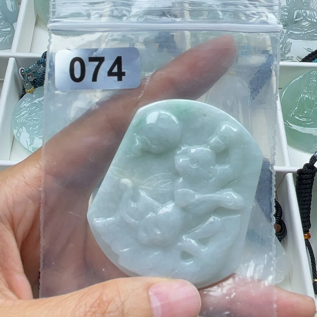 翡翠未镶嵌颈饰翡翠