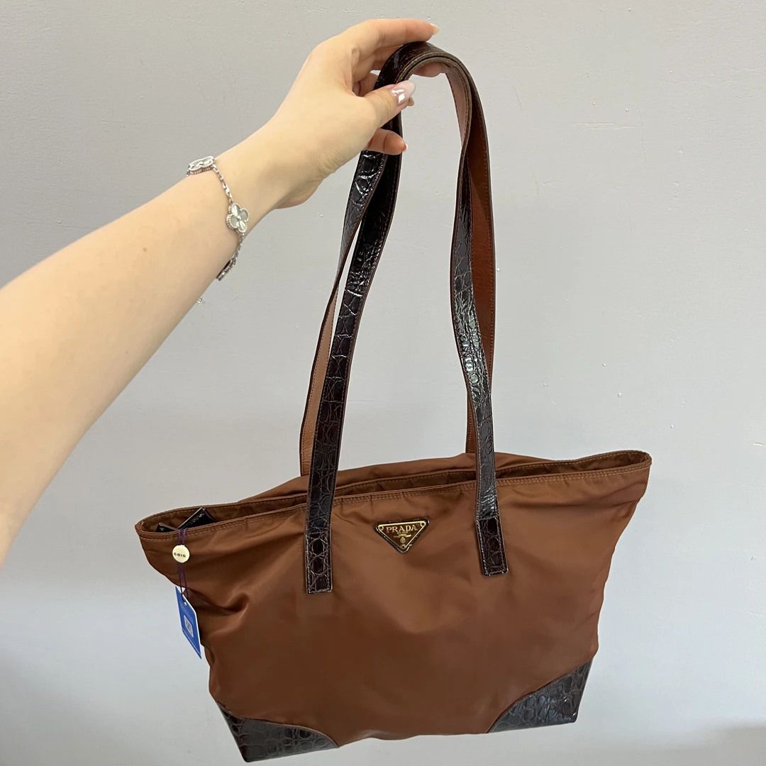 95新 Prada/普拉达 35降落伞尼龙托特手提单肩女包051806