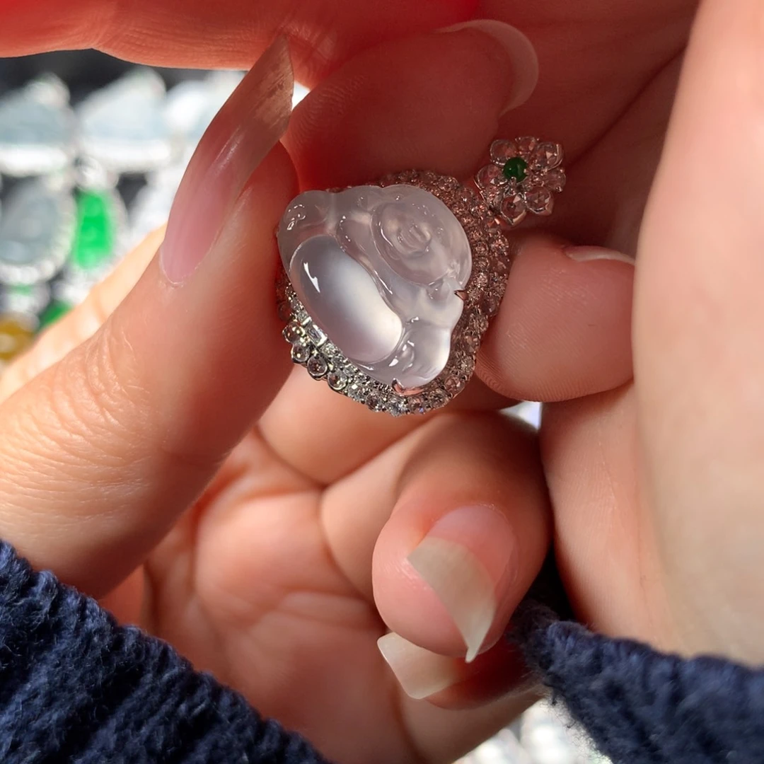 颈饰18K金镶嵌翡翠佛公吊坠