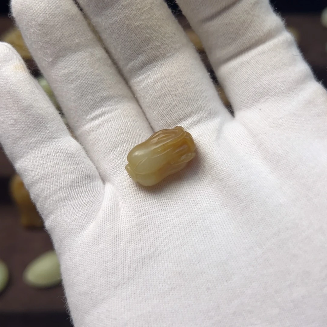 和田玉（糖玉）未镶嵌颈饰