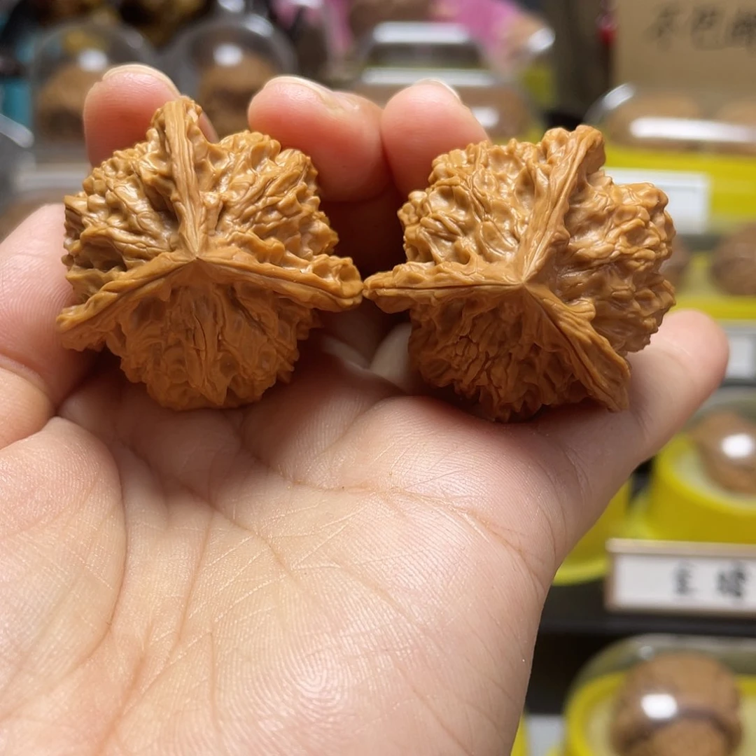 文玩核桃把件三棱