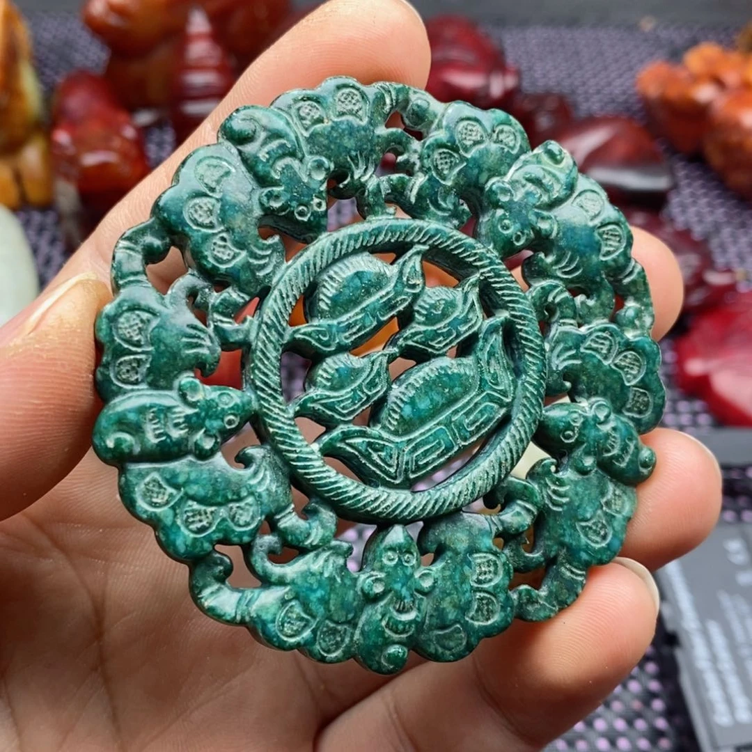 蛇纹石玉颈饰未镶嵌