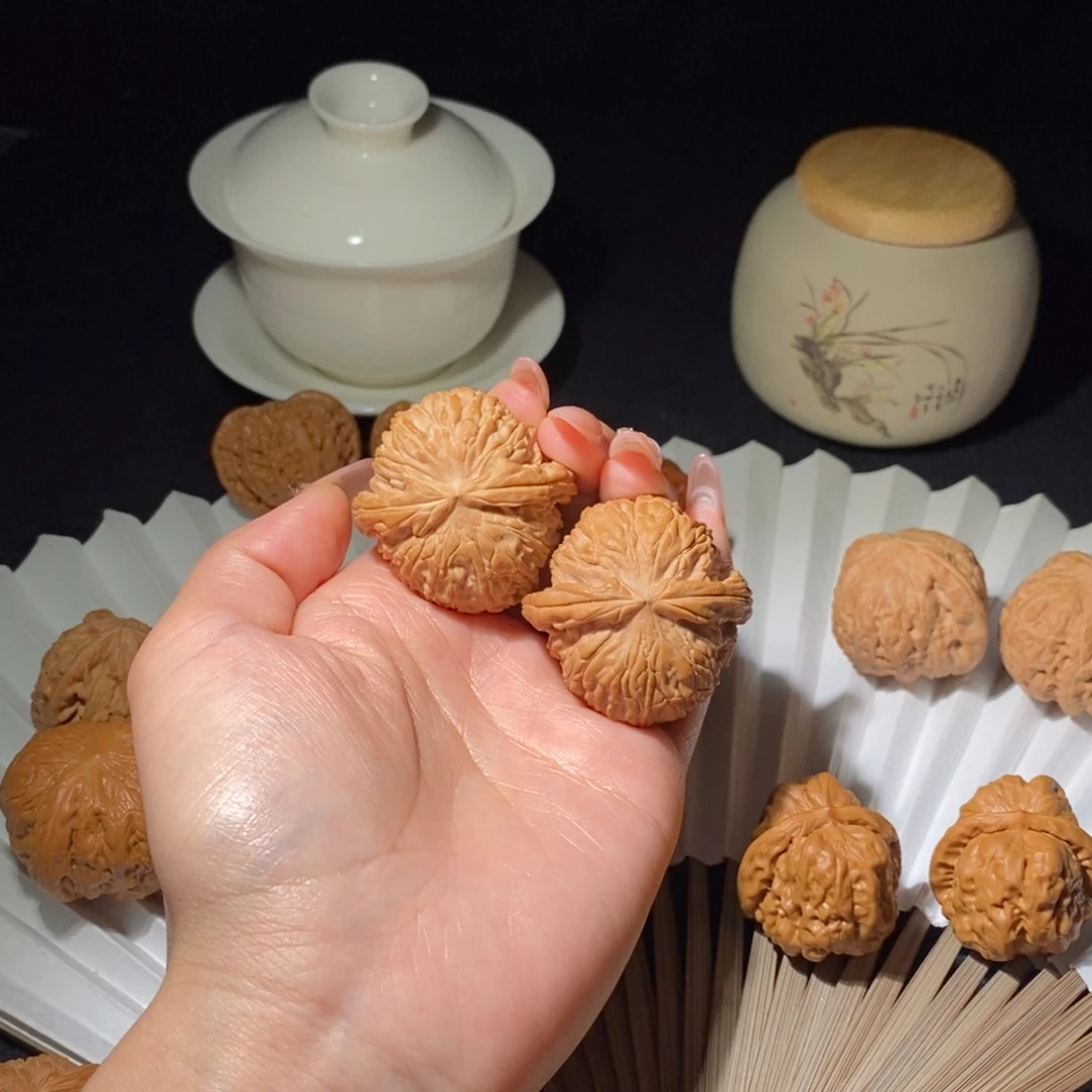 文玩核桃吊坠白狮子40