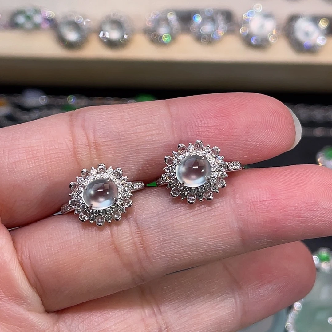 翡翠18K金镶嵌耳饰玻璃种冰蛋