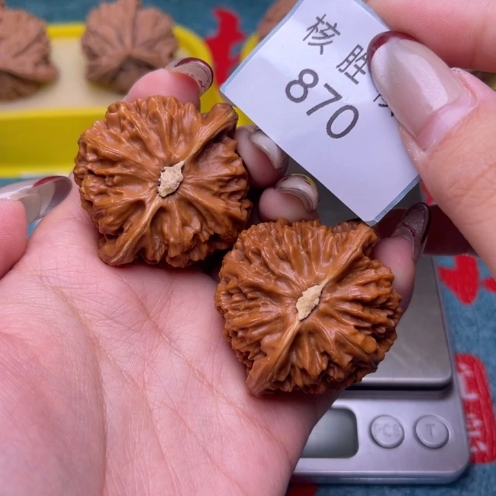 文玩核桃把件宫灯42.870