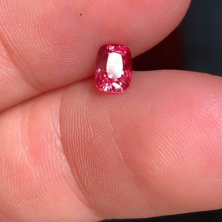 裸石未镶嵌尖晶石