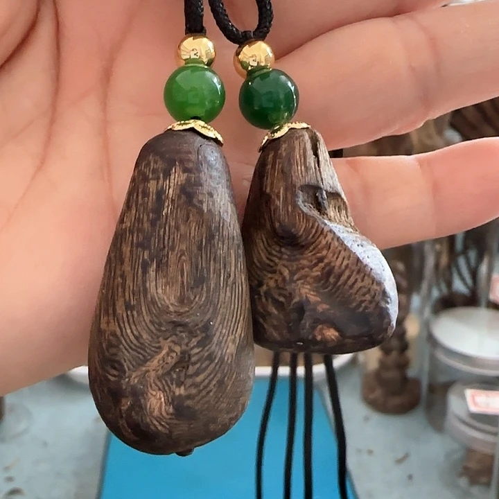 沉香木吊坠绿棋楠沉香吊坠14克，非天然珠子