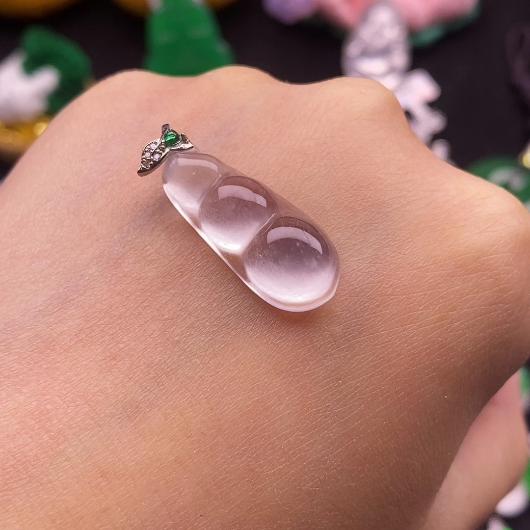 石英质玉未镶嵌颈饰