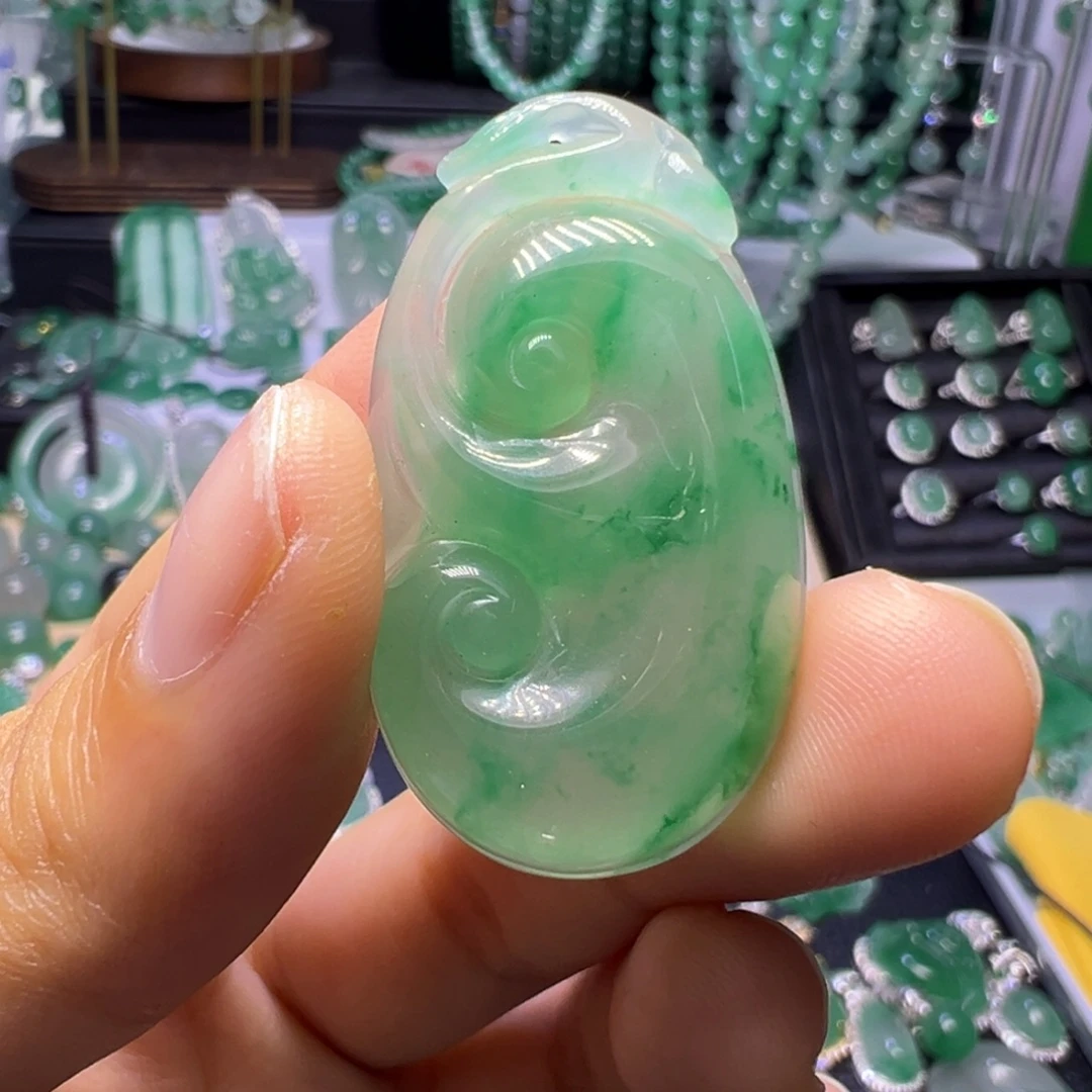 石英岩玉未镶嵌颈饰