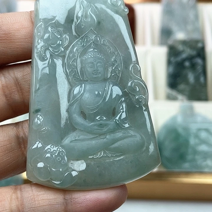 翡翠未镶嵌颈饰天然翡翠A货大日如来