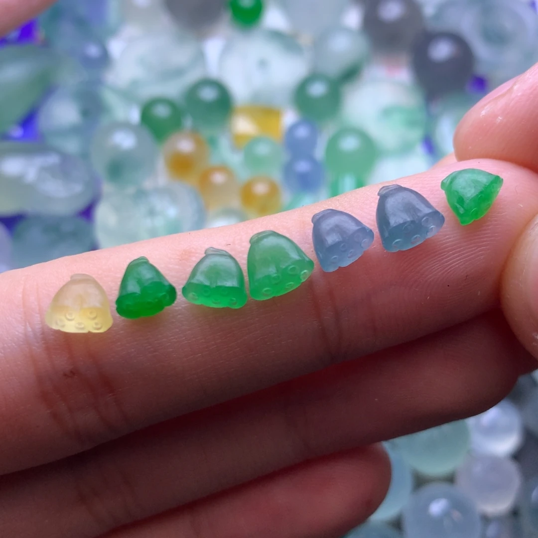 定制翡翠未镶嵌挂件