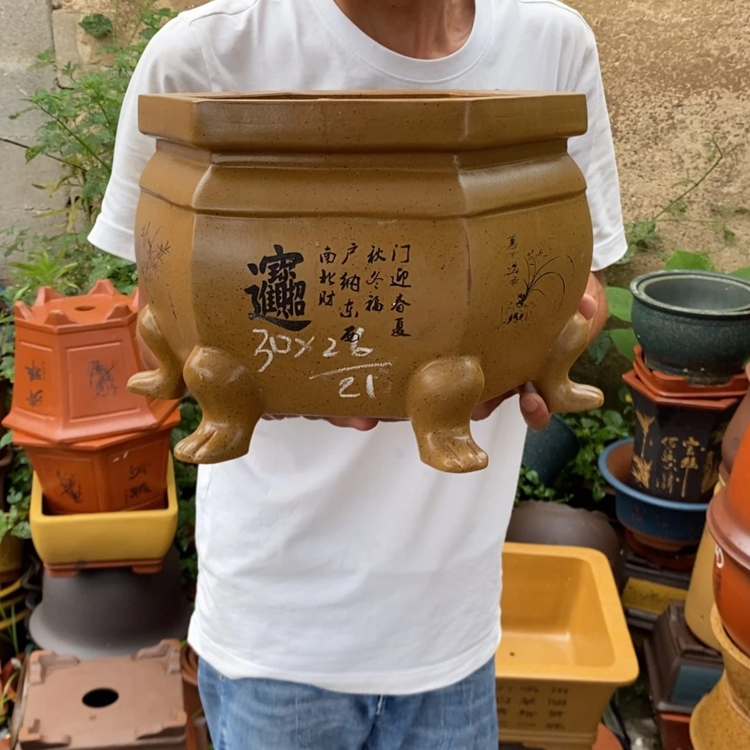 紫砂花盆紫砂艺术学院的学生