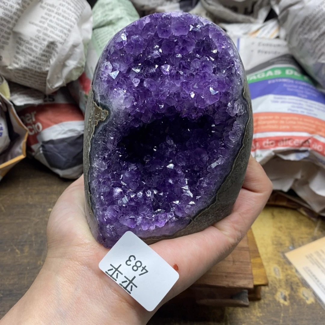 紫晶乌拉圭未镶嵌