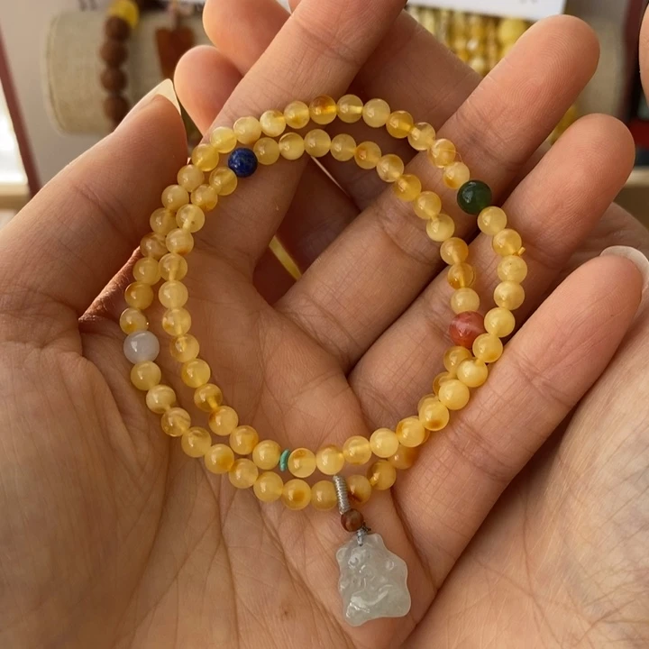 蜜蜡未镶嵌裸石尺寸4加，微瑕