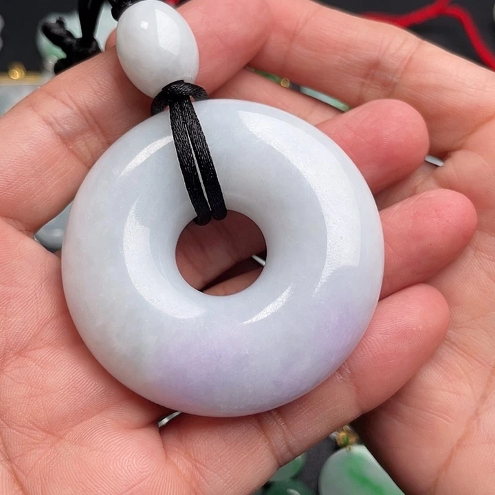 翡翠未镶嵌颈饰胖扣