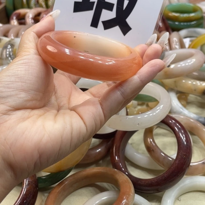 辞***。石英质玉未镶嵌珠宝奇石