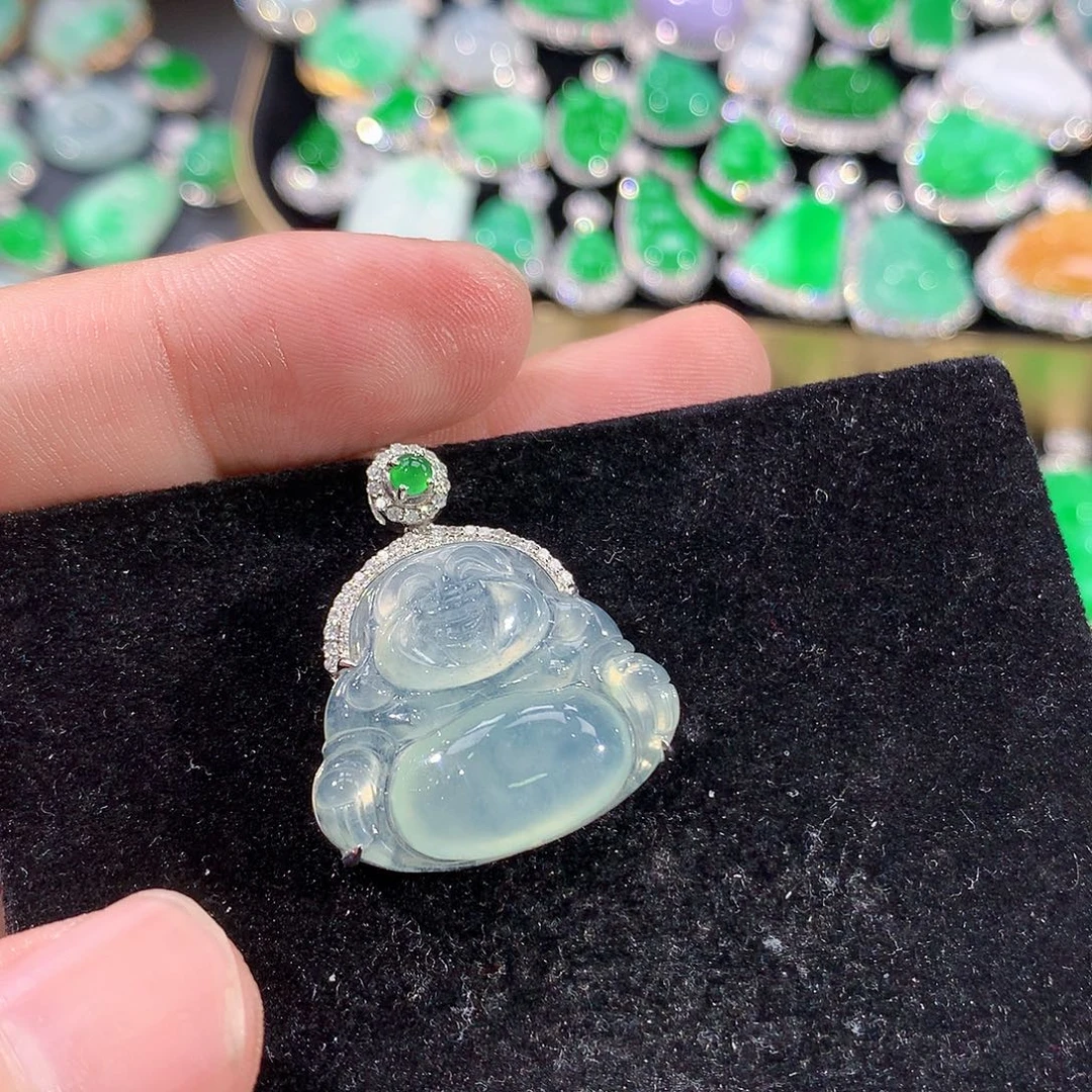 翡翠18K金镶嵌颈饰