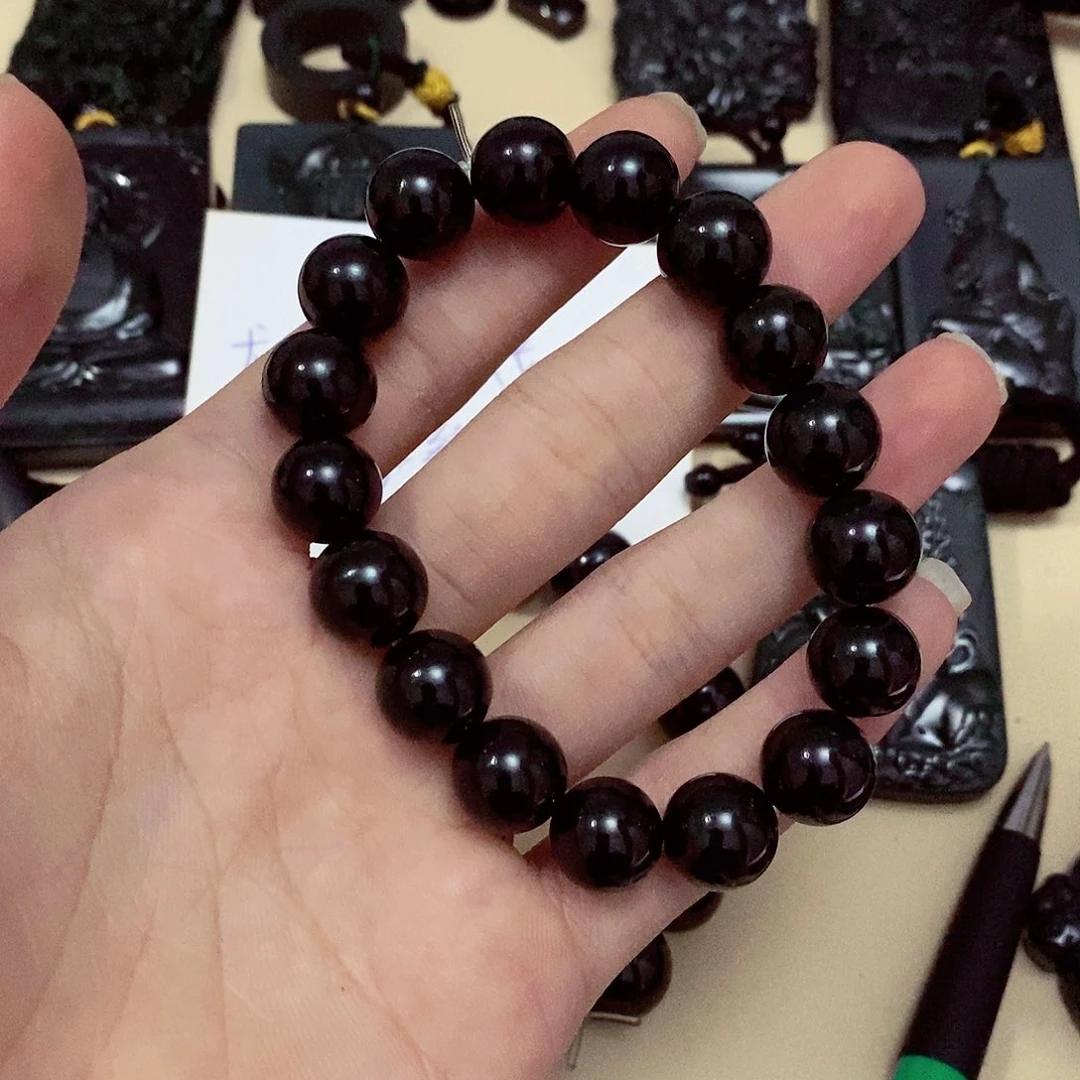 翡翠挂件未镶嵌翡翠