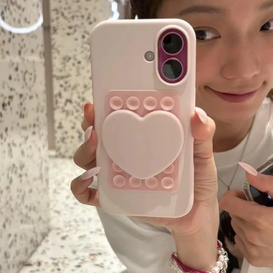 小众ins粉色吸盘爱心镜子适用苹果16promax手机壳15保护套14软13