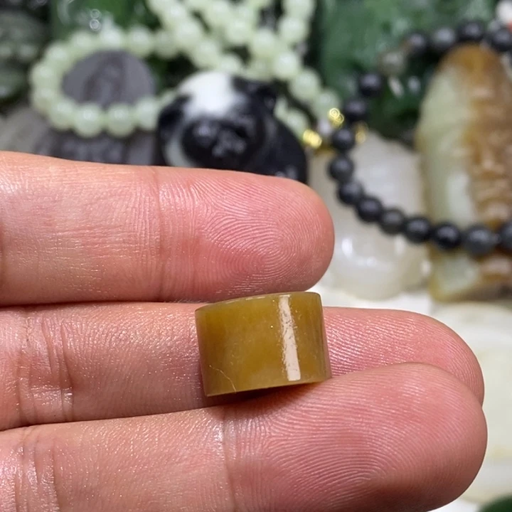 墨***泽和田玉（糖玉）未镶嵌车挂