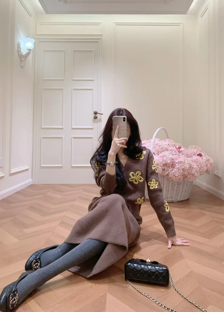 针织套装女2025新款植物花卉设计修身显瘦减龄气质两件套