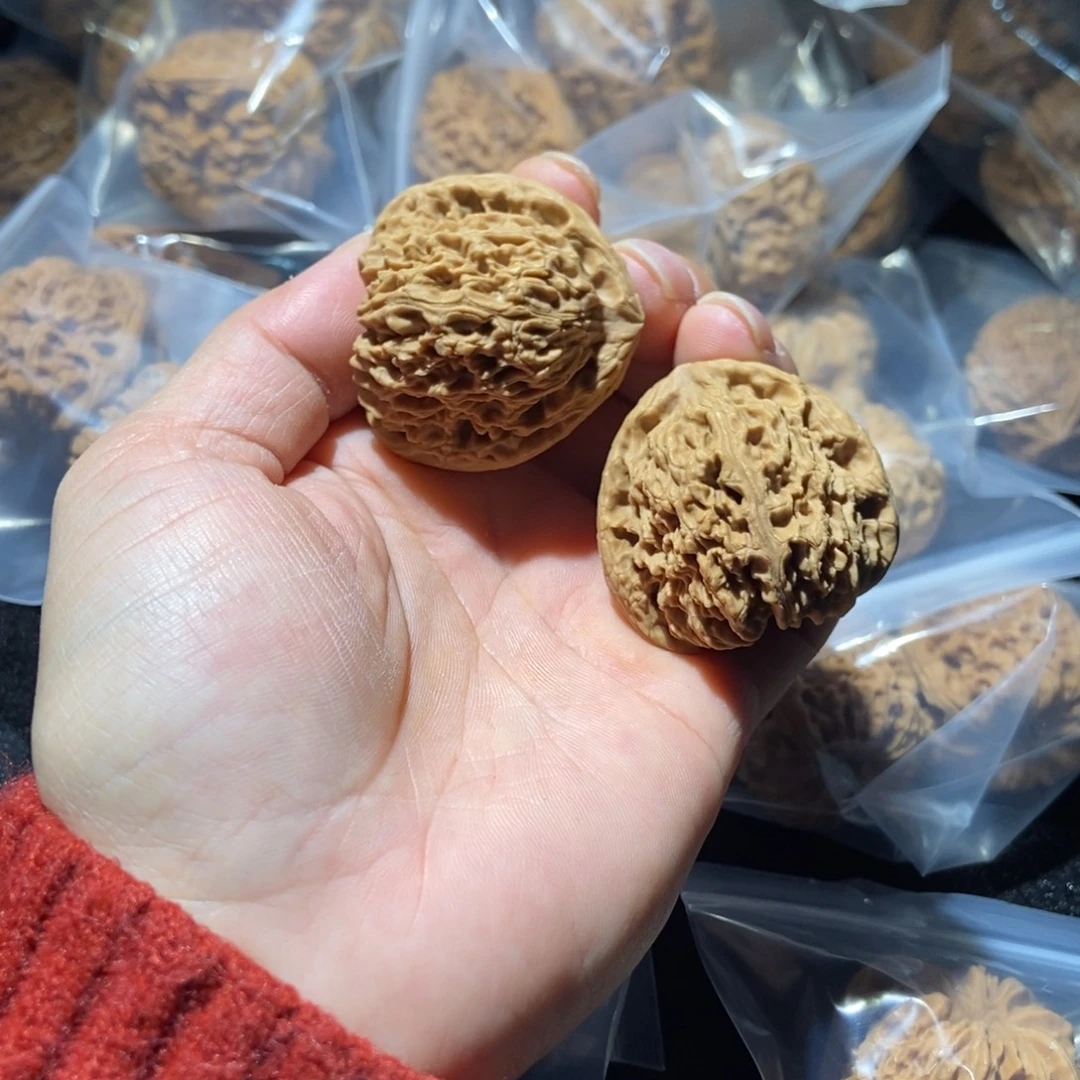 文玩核桃吊坠南疆石核桃49