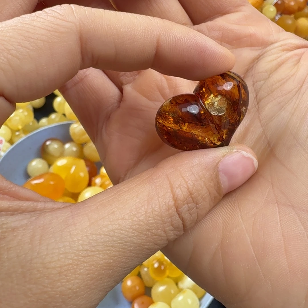 琥珀未镶嵌珠宝奇石