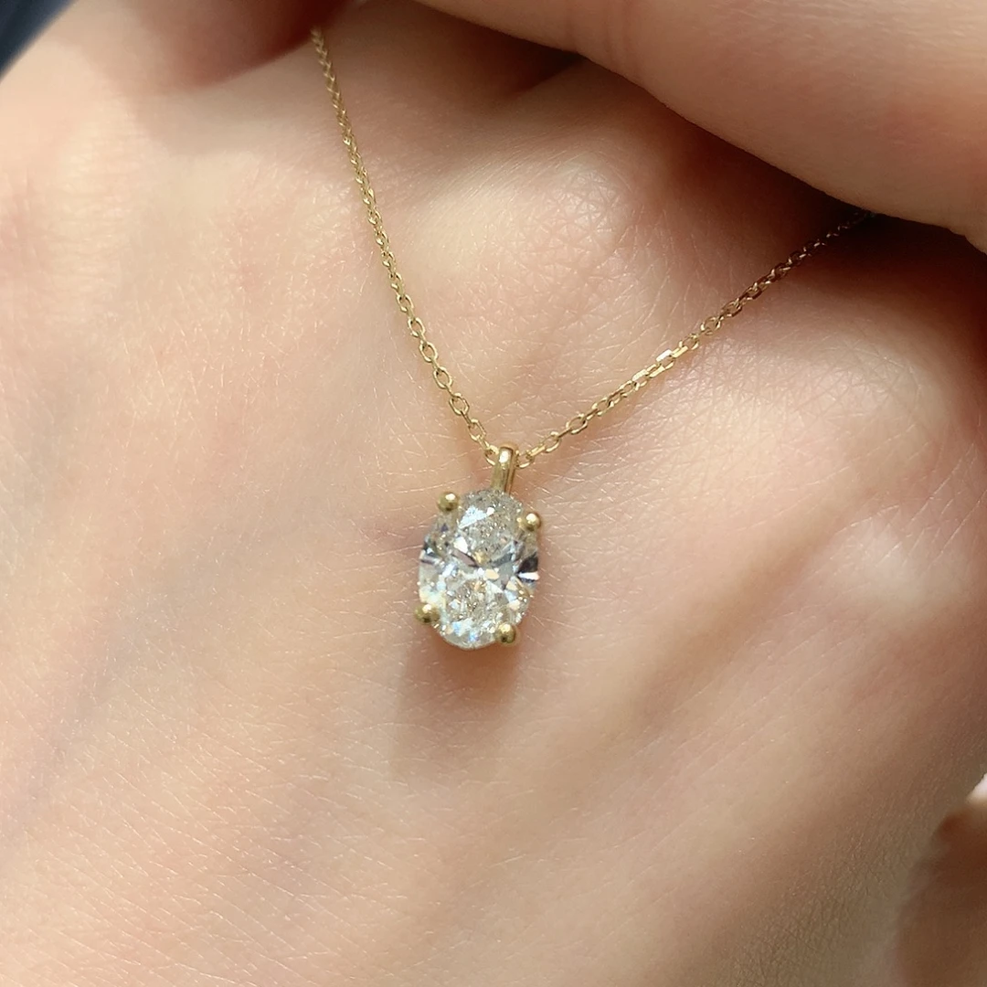 实验室培育钻石颈饰18K金镶嵌