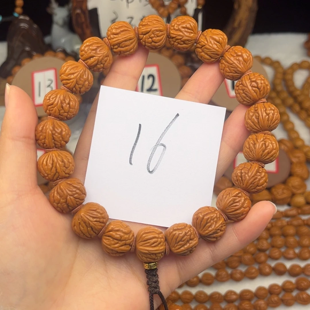 核桃龙纹桃核手持肚卡16荔枝纹