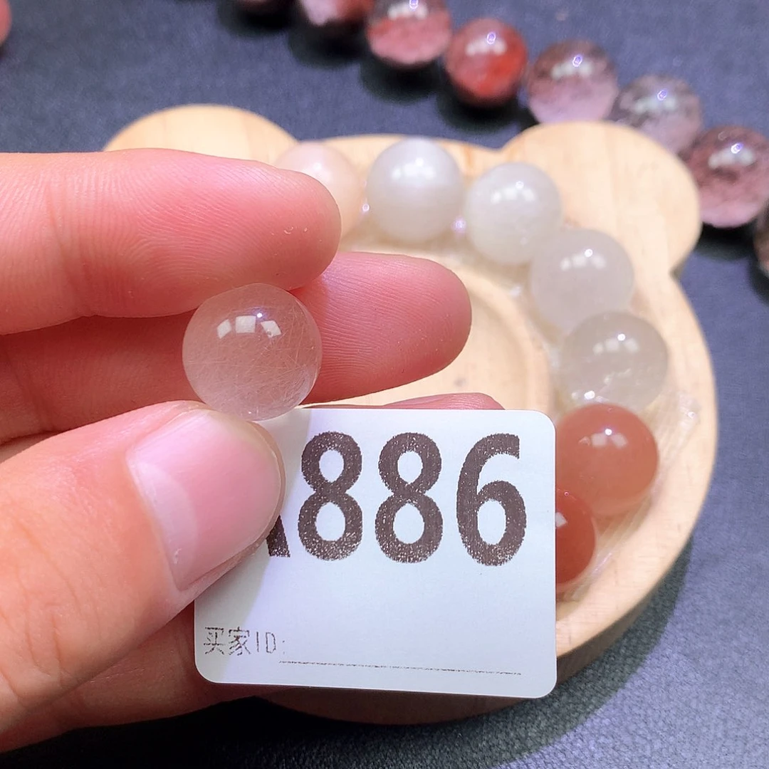 颈饰未镶嵌水晶月***?