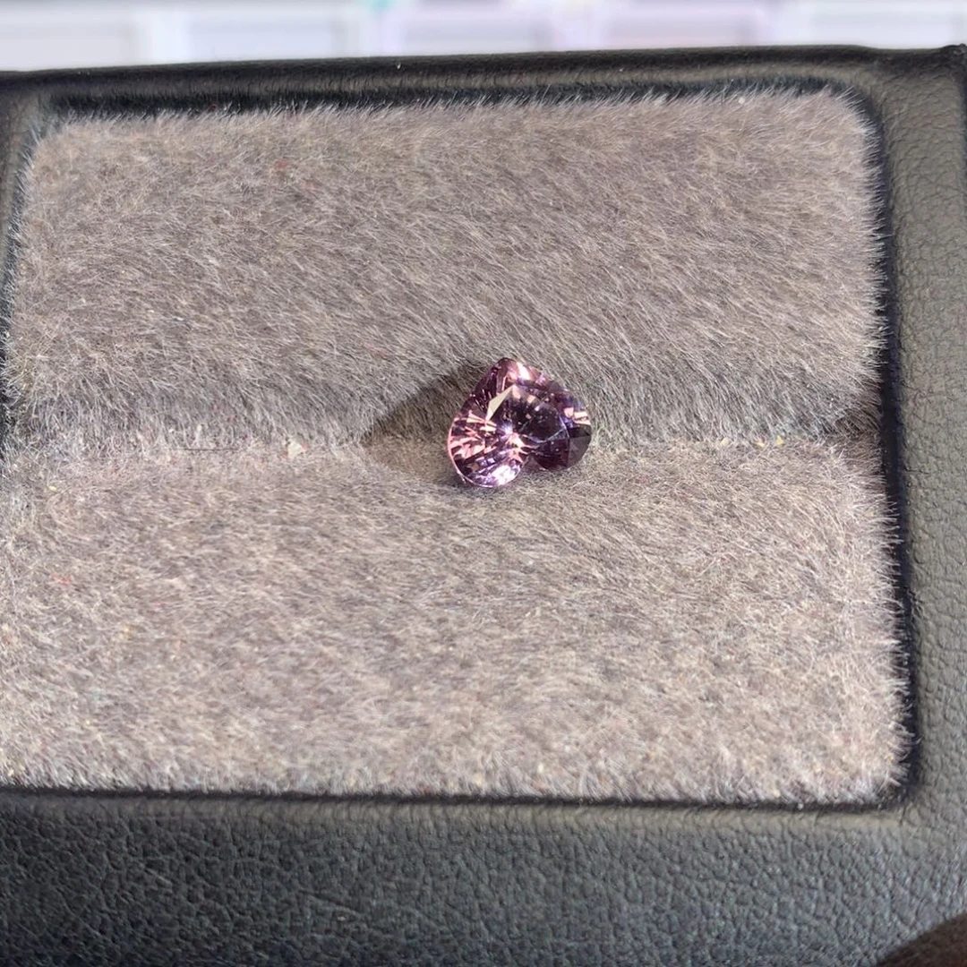 尖晶石裸石1.35克拉