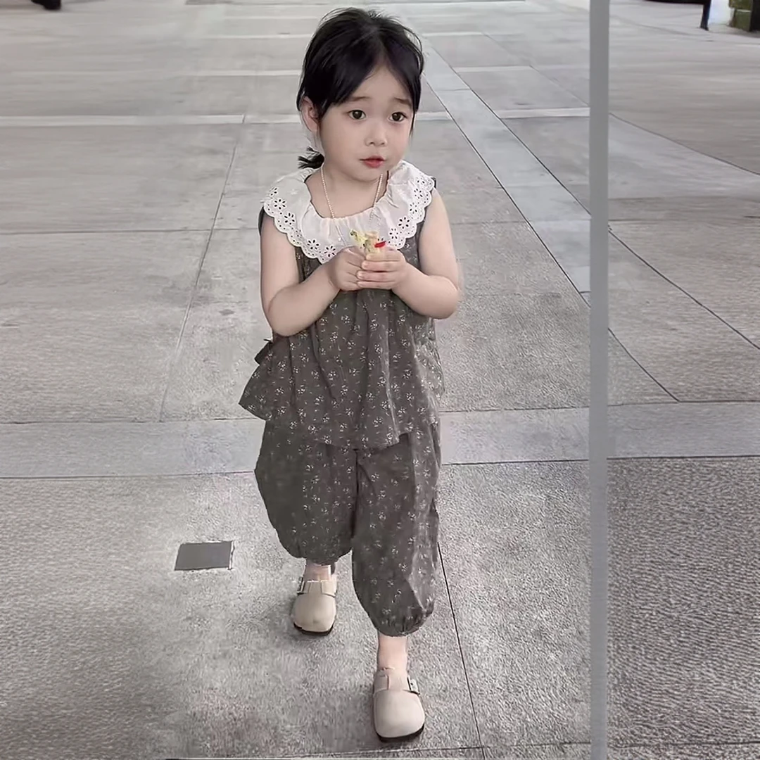 韩国童装女童灰色碎花套装夏季新品女宝宝花边领背心灯笼裤两件套