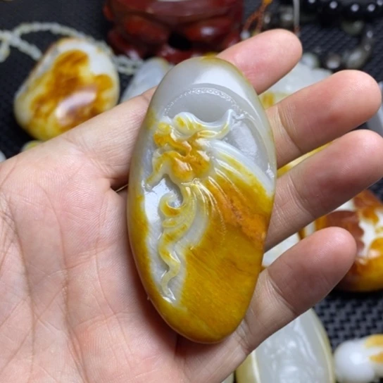 和田玉颈饰未镶嵌