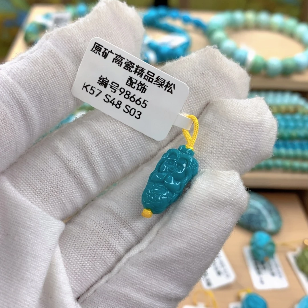 绿松石未镶嵌珠宝奇石