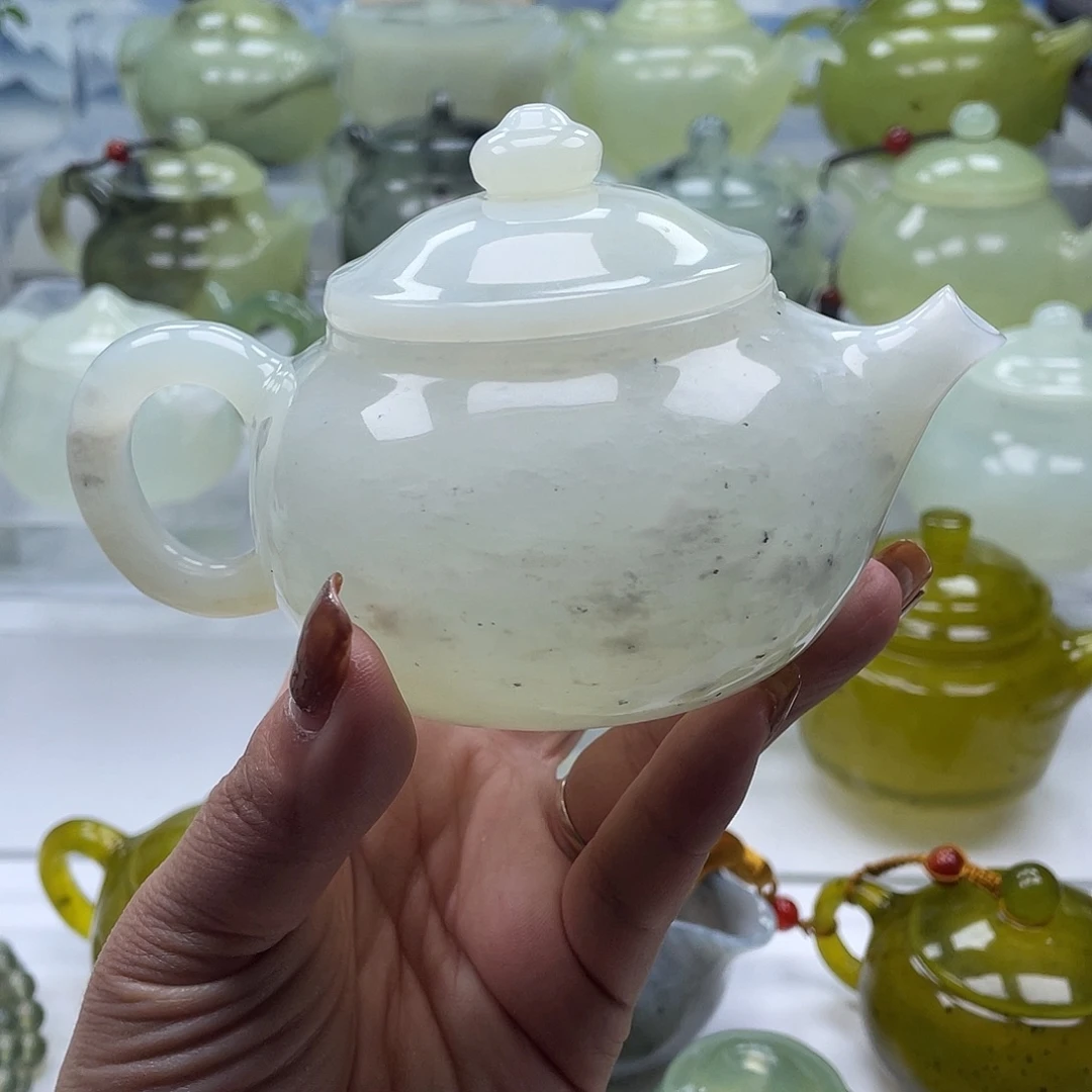 蛇纹石玉未镶嵌壶
