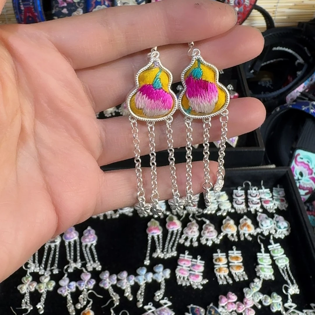 织绣民族风刺绣耳环