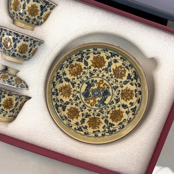 瓷片釉里金缠枝莲五件套全品