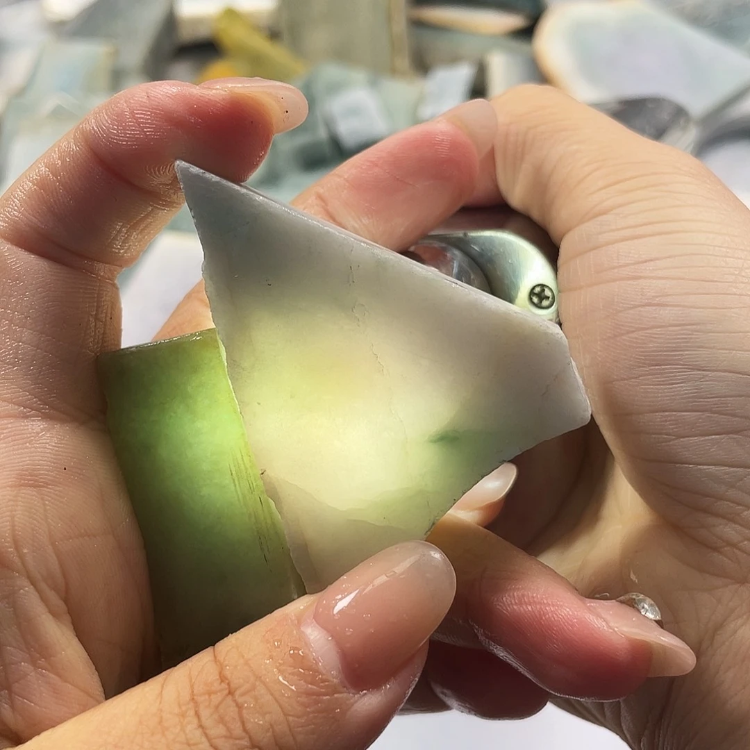 颈饰未镶嵌翡翠1