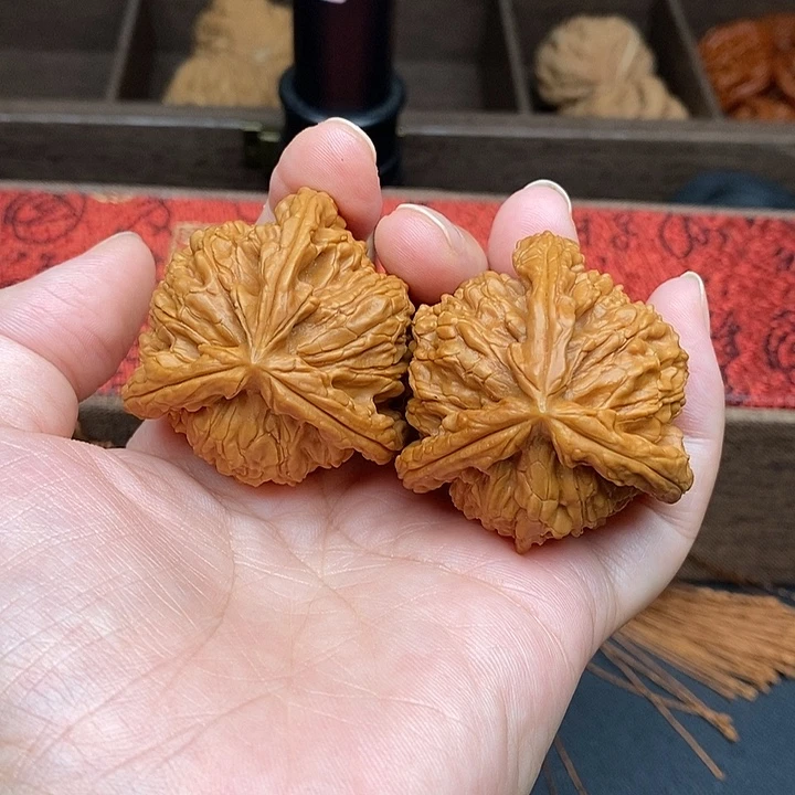 哈***吉文玩核桃把件白奔