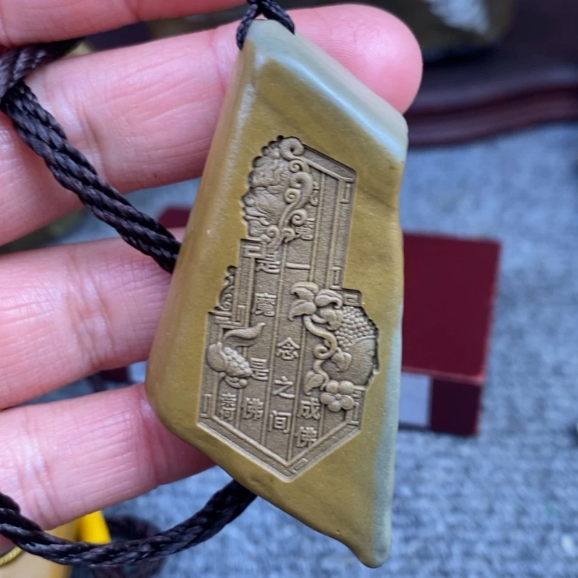 【闪购商品】尘****干原石雕刻手把件